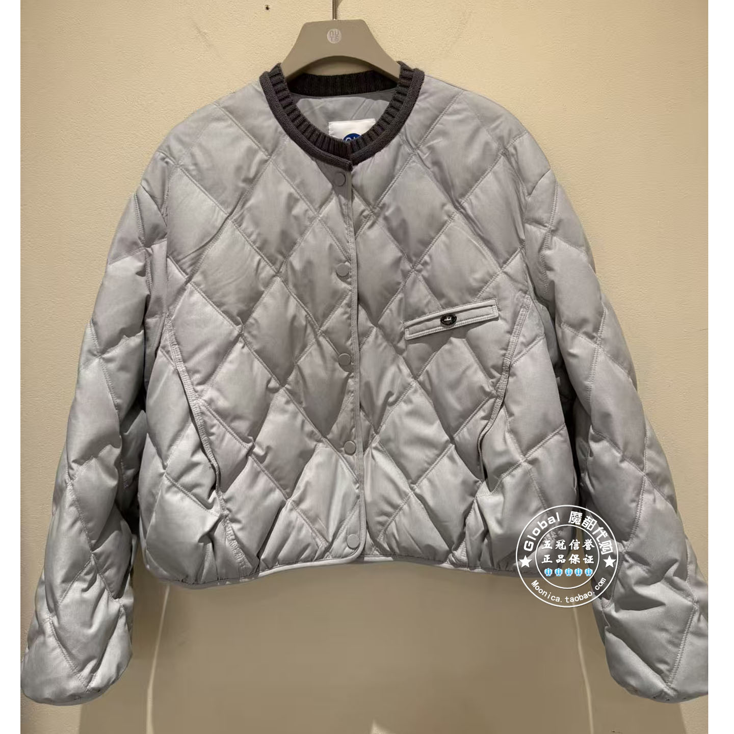 NUTS国内代购 2025冬 纯色圆领菱格简约百搭羽绒服6470961A1