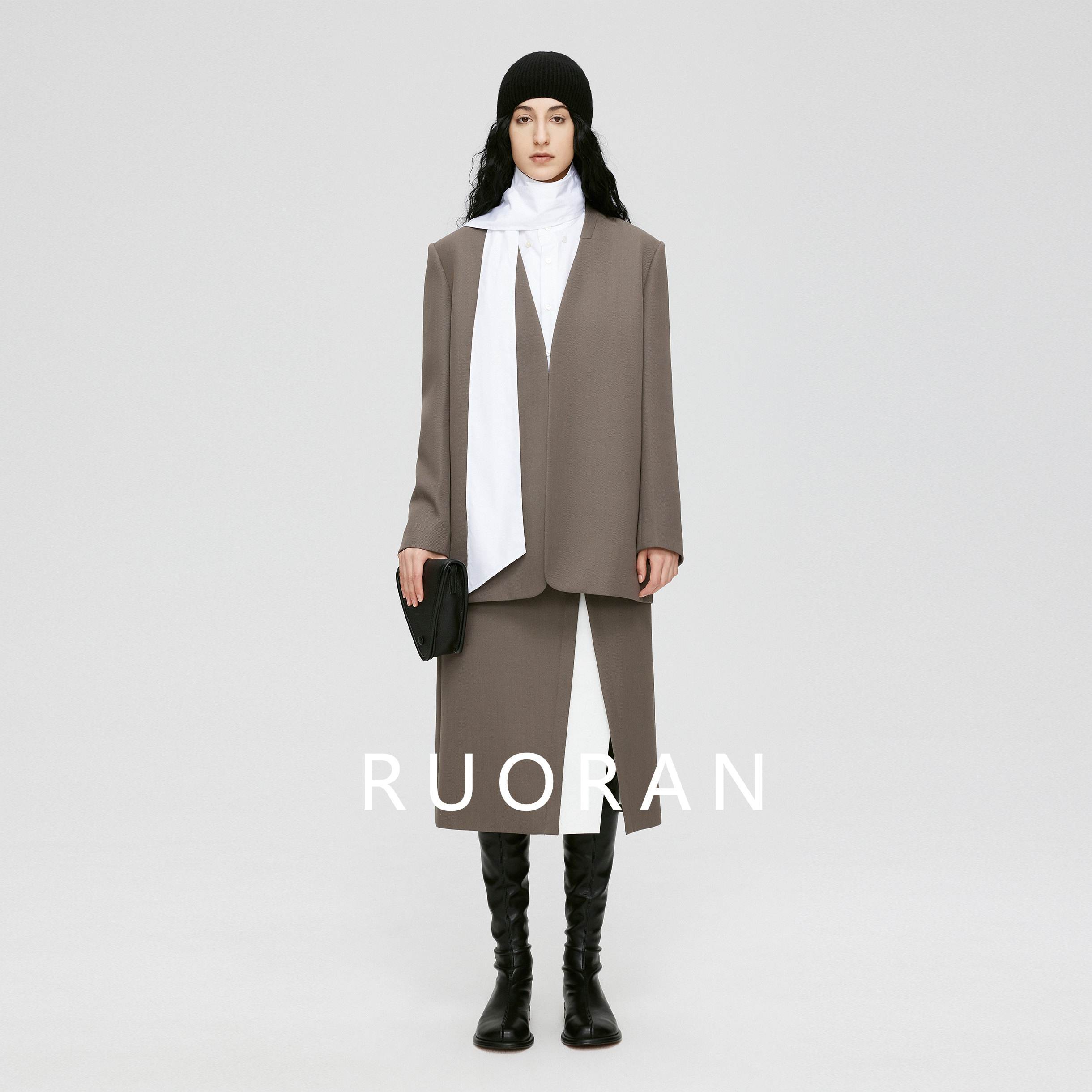 RUORAN秋冬新款美丽奴羊毛混纺V领高级感通勤休闲西装外套女