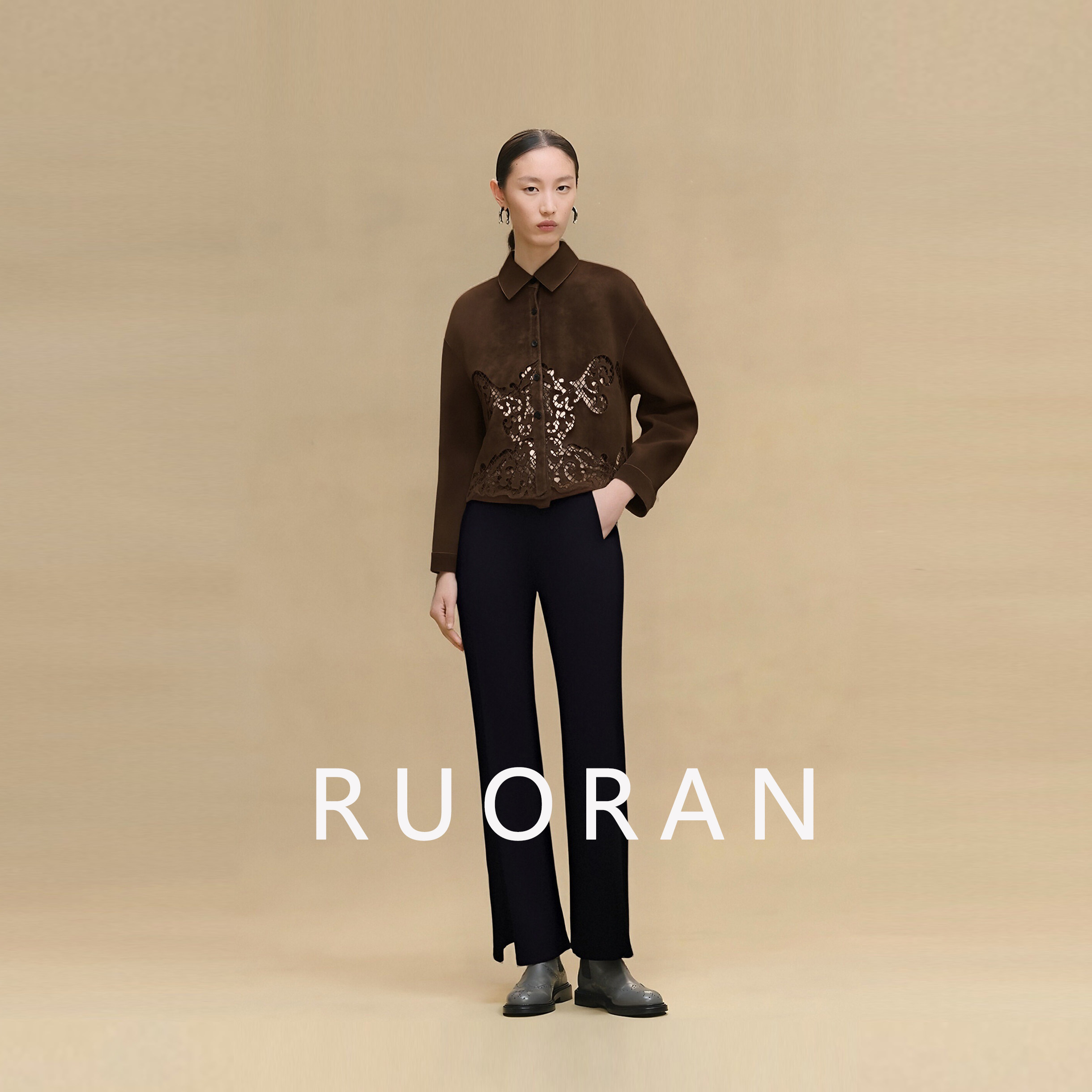 RUORAN 新款乌木棕羊皮反绒刺绣镂空绣花超柔软高级轻奢短外套