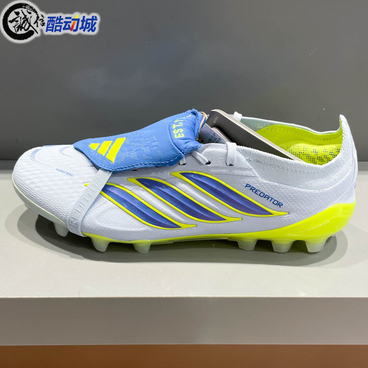 Adidas阿迪达斯男子2026夏季舒适人造草皮定制AG短钉足球鞋JR7840