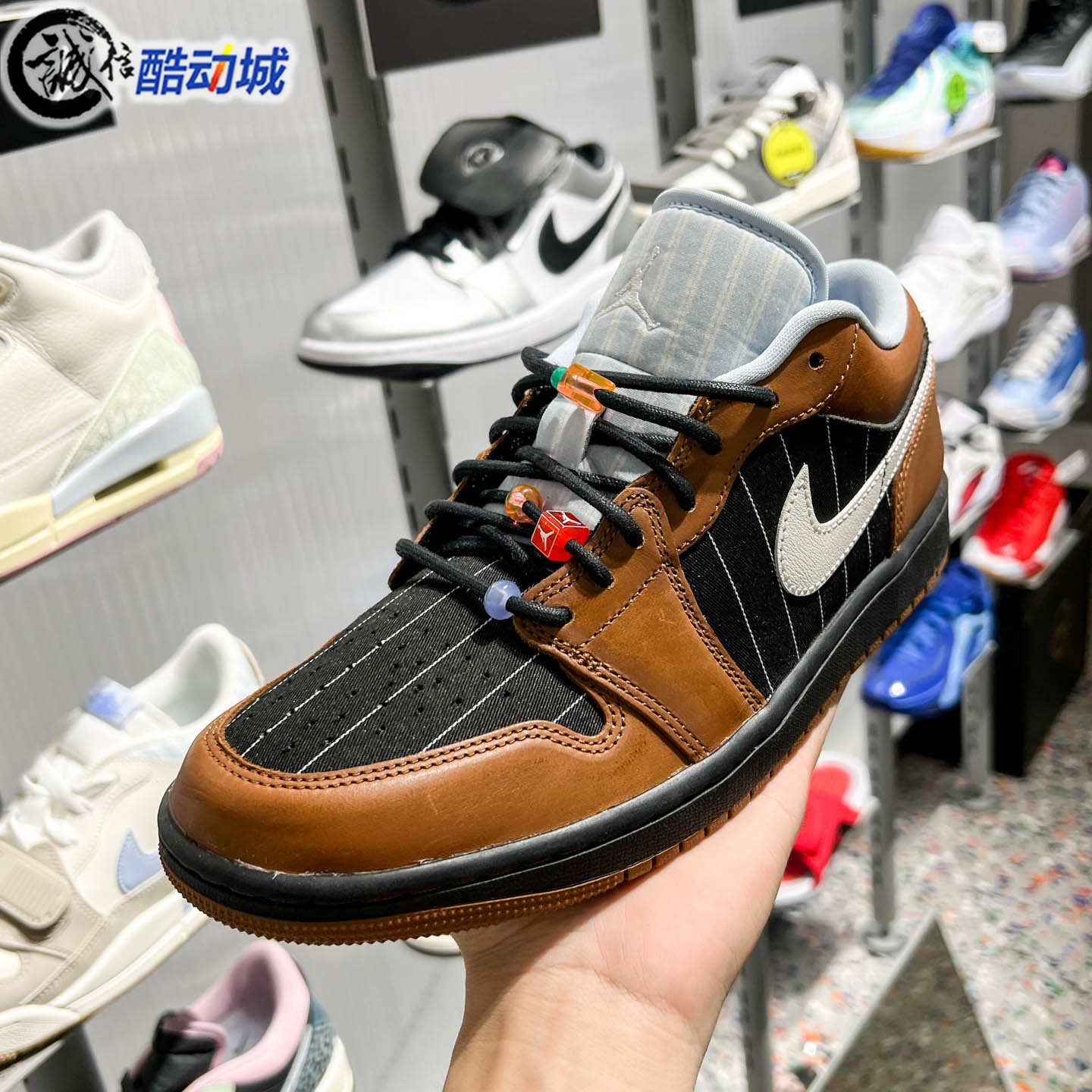 耐克男子AJ1篮球风运动休闲鞋