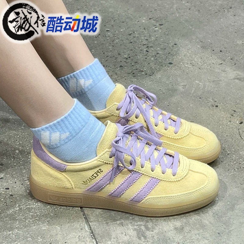 阿迪达斯三叶草女子运动T头鞋