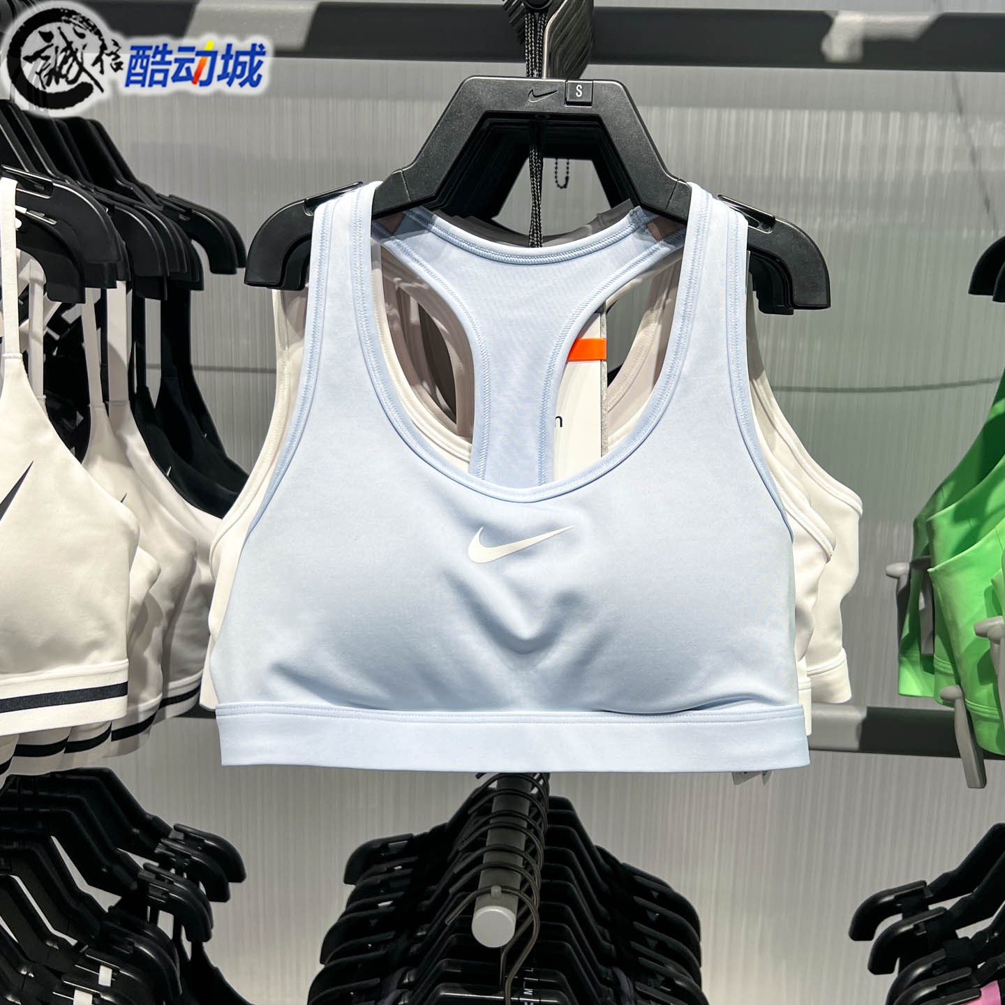 Nike耐克女子2026秋季舒适中强度支撑速干衬垫运动内衣DX6822-407