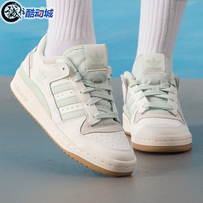 阿迪达斯三叶草女子低帮运动板鞋