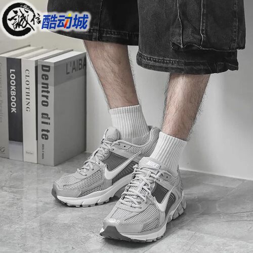 耐克网面透气减震跑步鞋男系带
