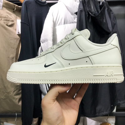 NIKE耐克女鞋2024冬新款空军一号透气休闲舒适运动板鞋HF1058-133