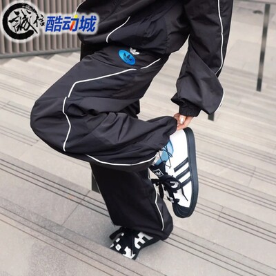 阿迪达斯三叶草宽松梭织机车裤