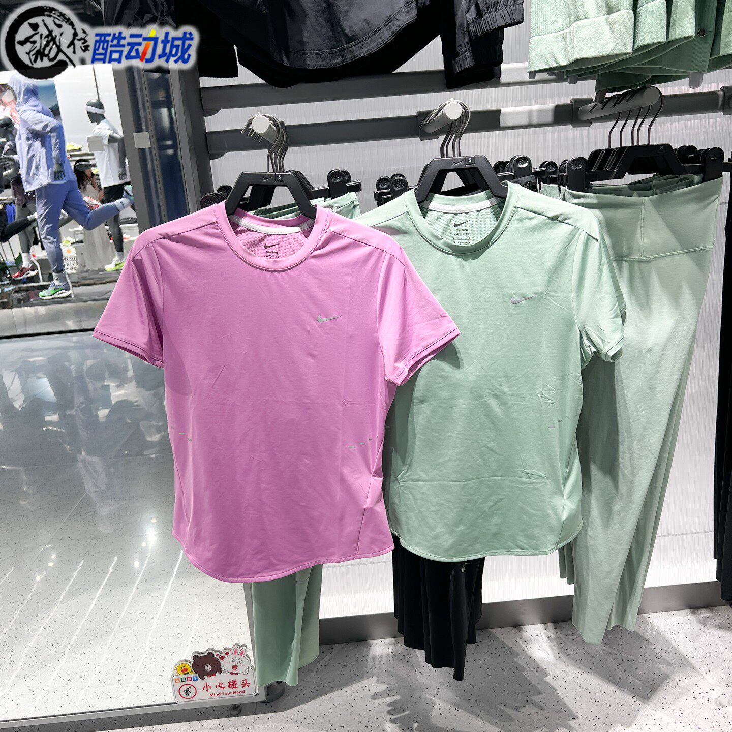 Nike耐克女子2026夏新款透气跑步新款运动短袖T恤 HM9699-006-503