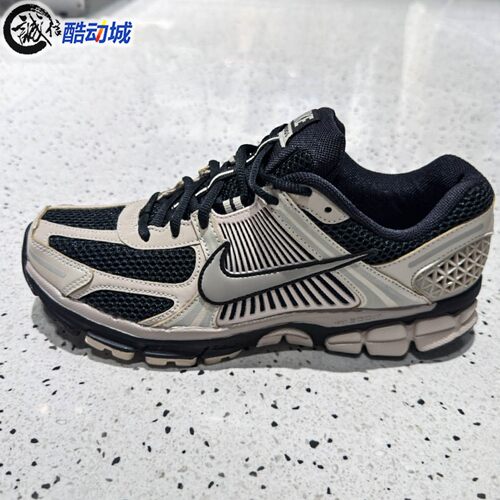 Nike耐克男子2026春新款Zoom Vomero 5缓震透气跑步鞋 FJ4151-008