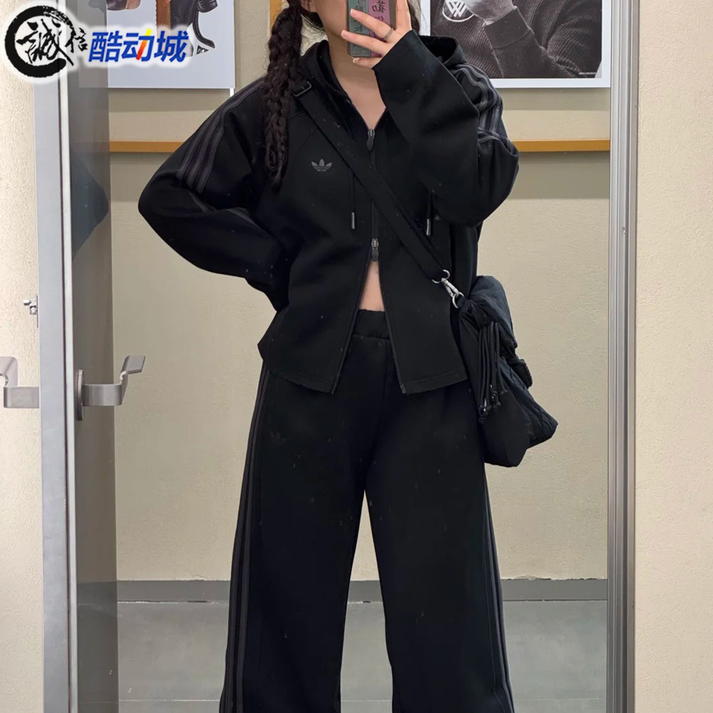 阿迪达斯三叶草女子2026年秋季款黑色百搭训练运动夹克外套LD8332