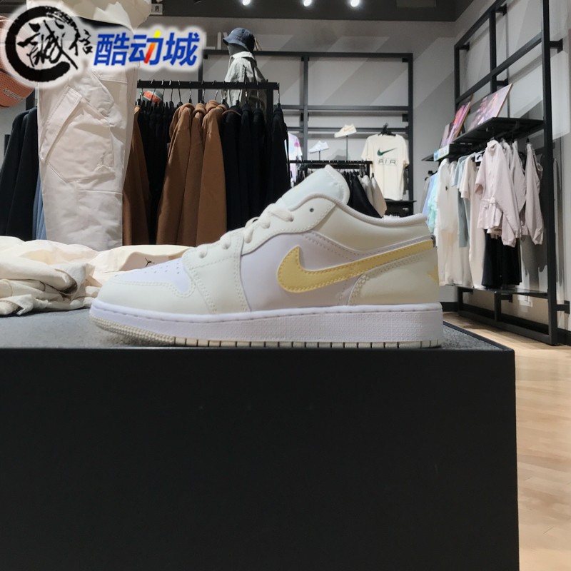 Nike耐克女鞋2024夏季新款AIR JORDAN 1经典百搭运动鞋FV8486-181