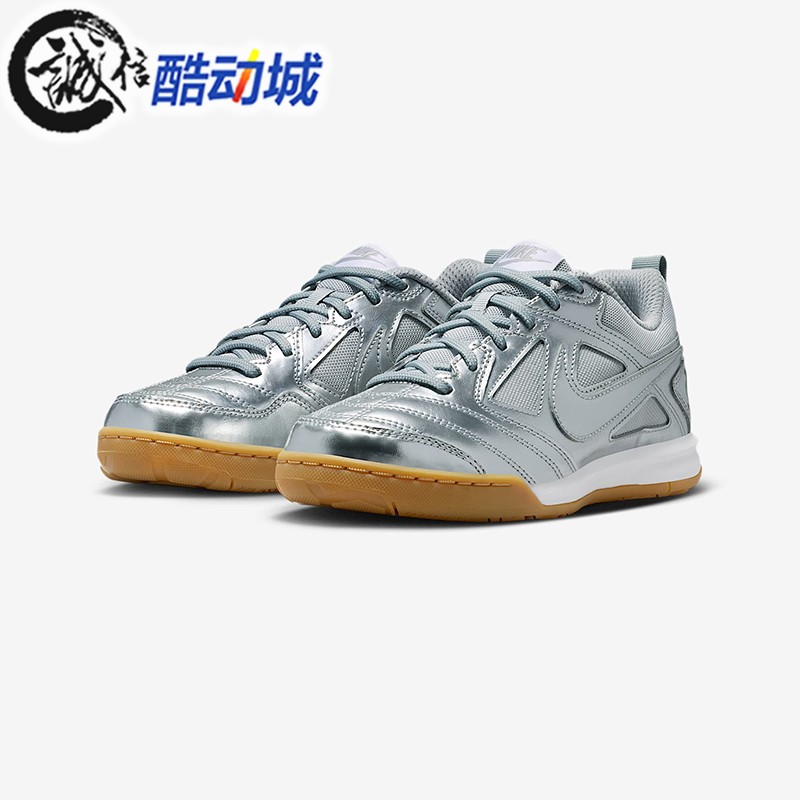 耐克大童金属银运动鞋