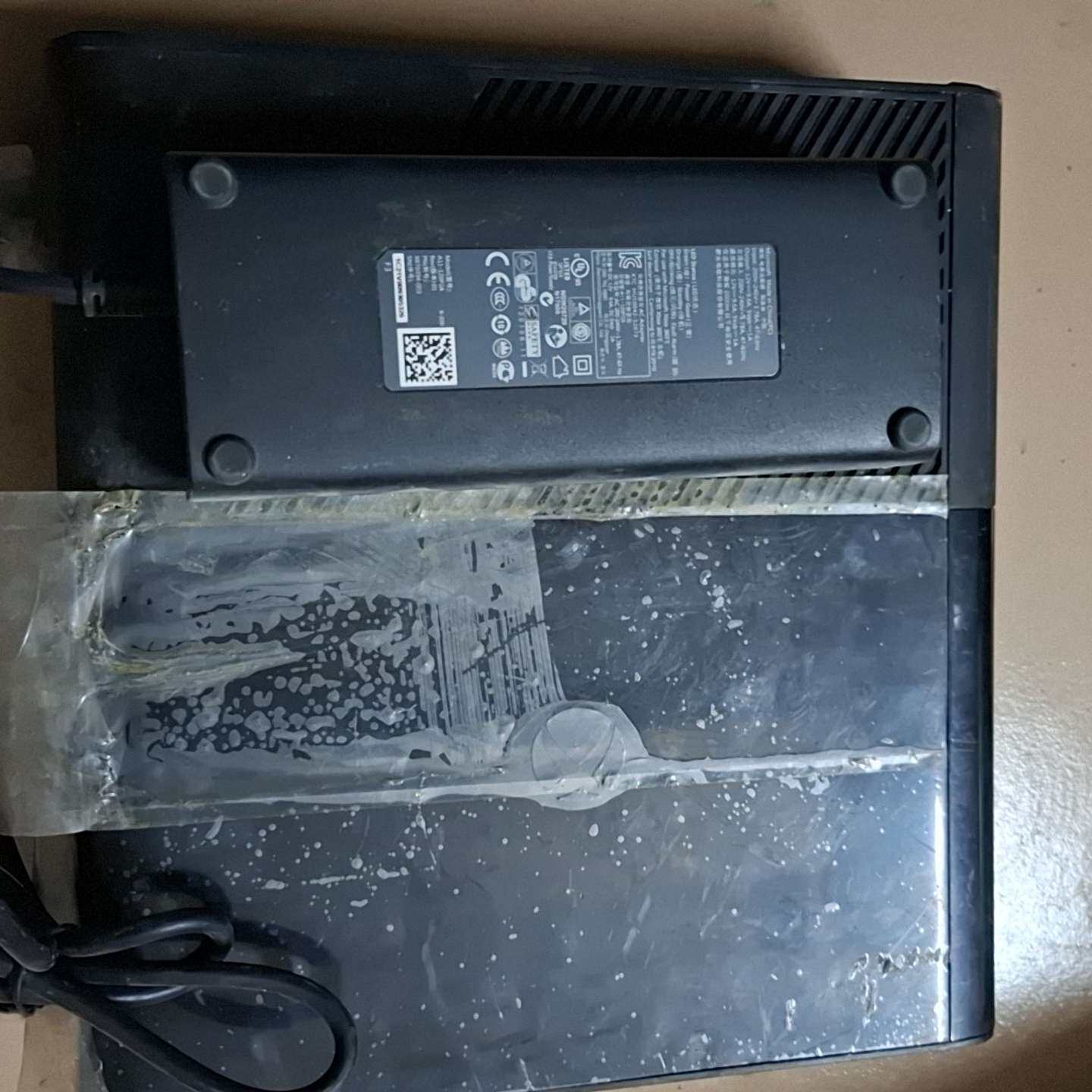 {议价}Xbox 360 带电源线，成色如图，有喜欢私聊。