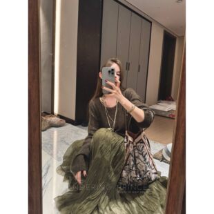 钱美西 慵懒秋日 圆领宽松显瘦百搭时尚针织上衣纱裙半裙套装女