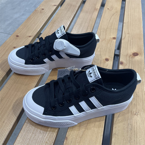 阿迪达斯女子板鞋运动休闲鞋