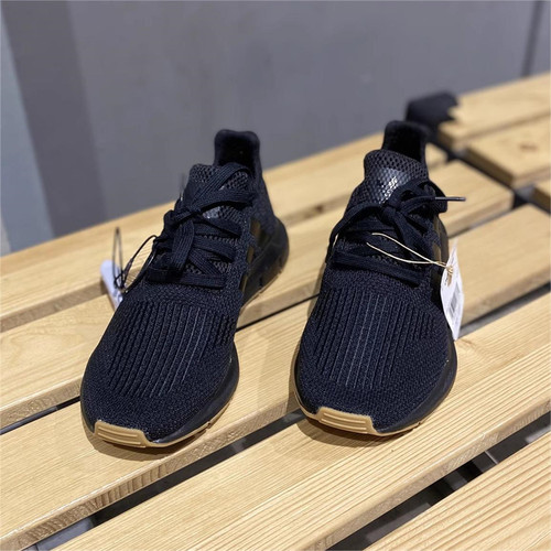 Adidas/阿迪达斯轻便跑步鞋