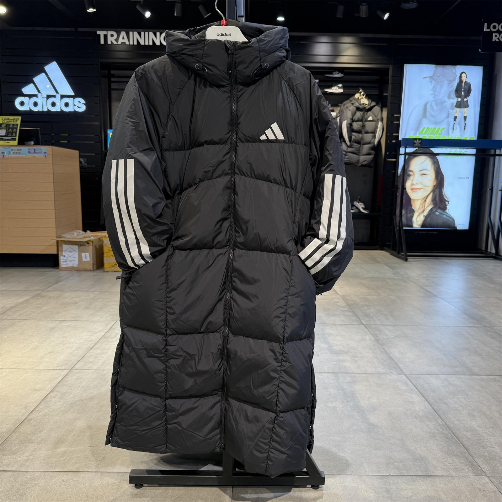 正品Adidas阿迪达斯男女长款羽绒服情侣保暖三条纹连帽外套JG3840