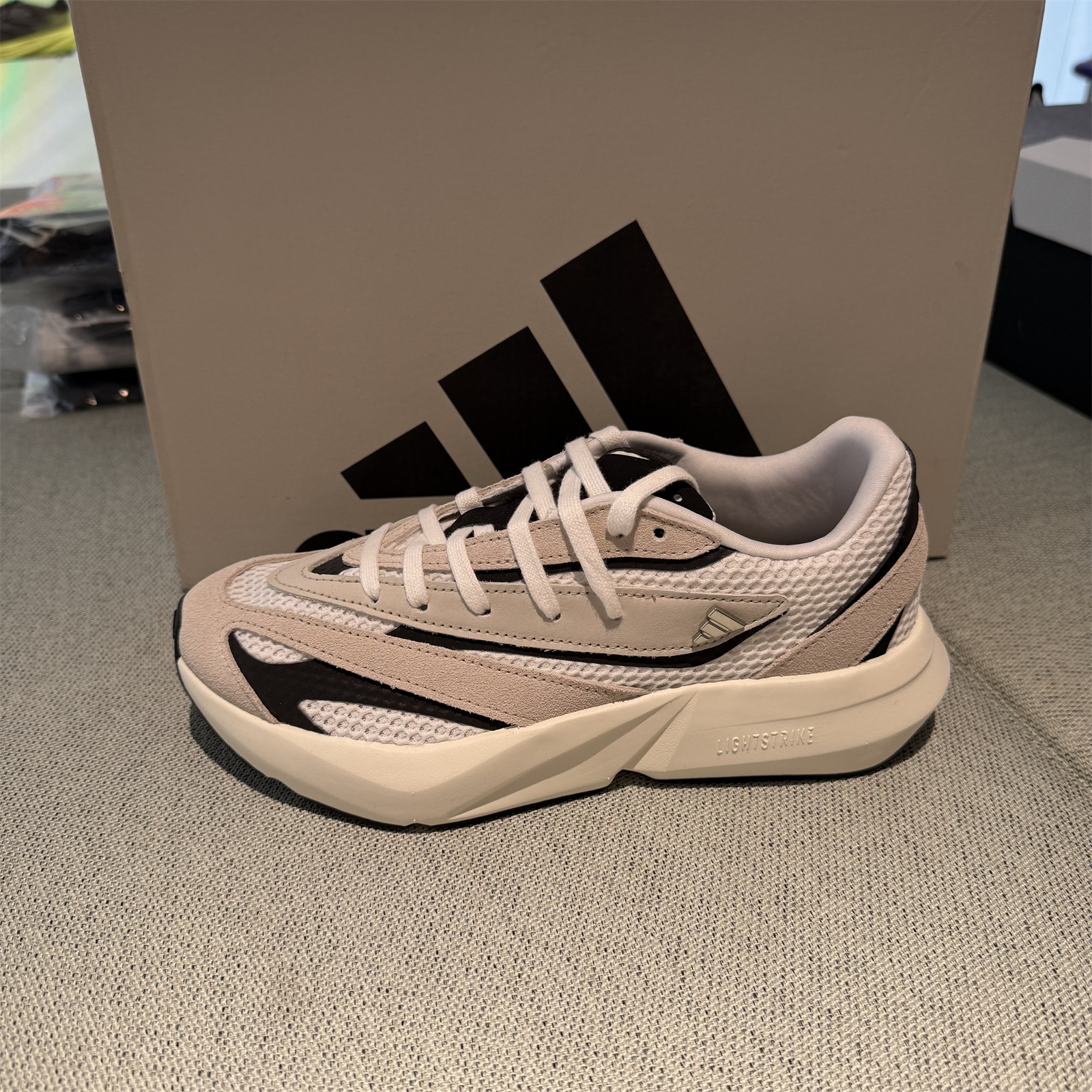 阿迪达斯女运动跑步休闲老爹鞋