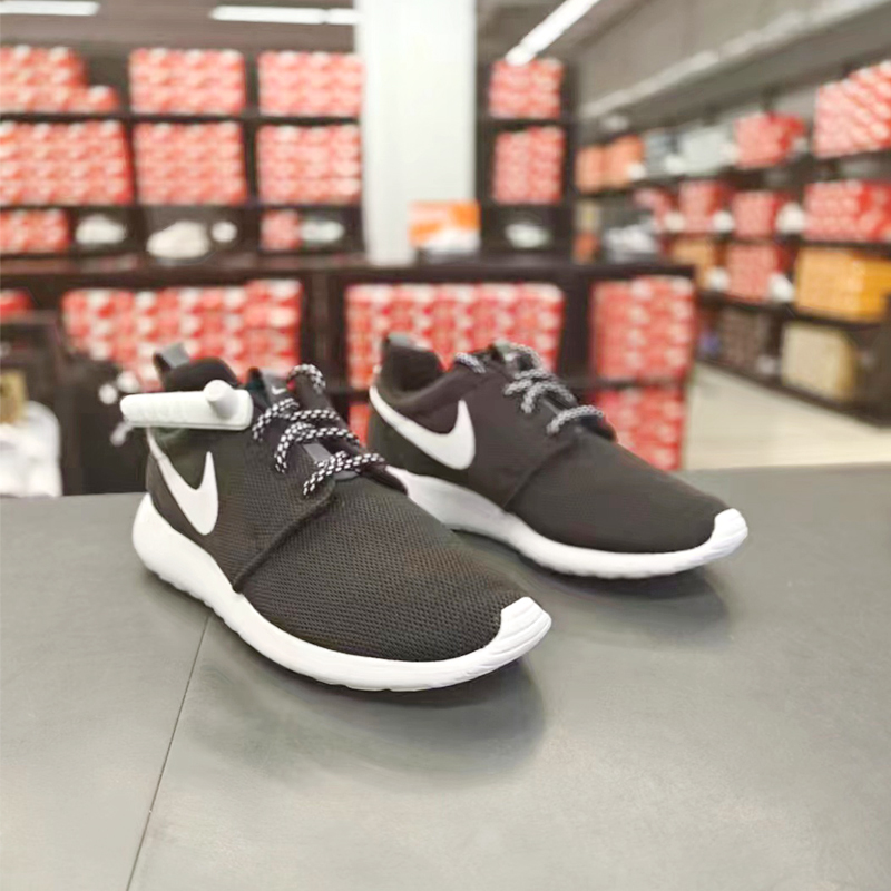 Nike/耐克女休闲运动跑步鞋