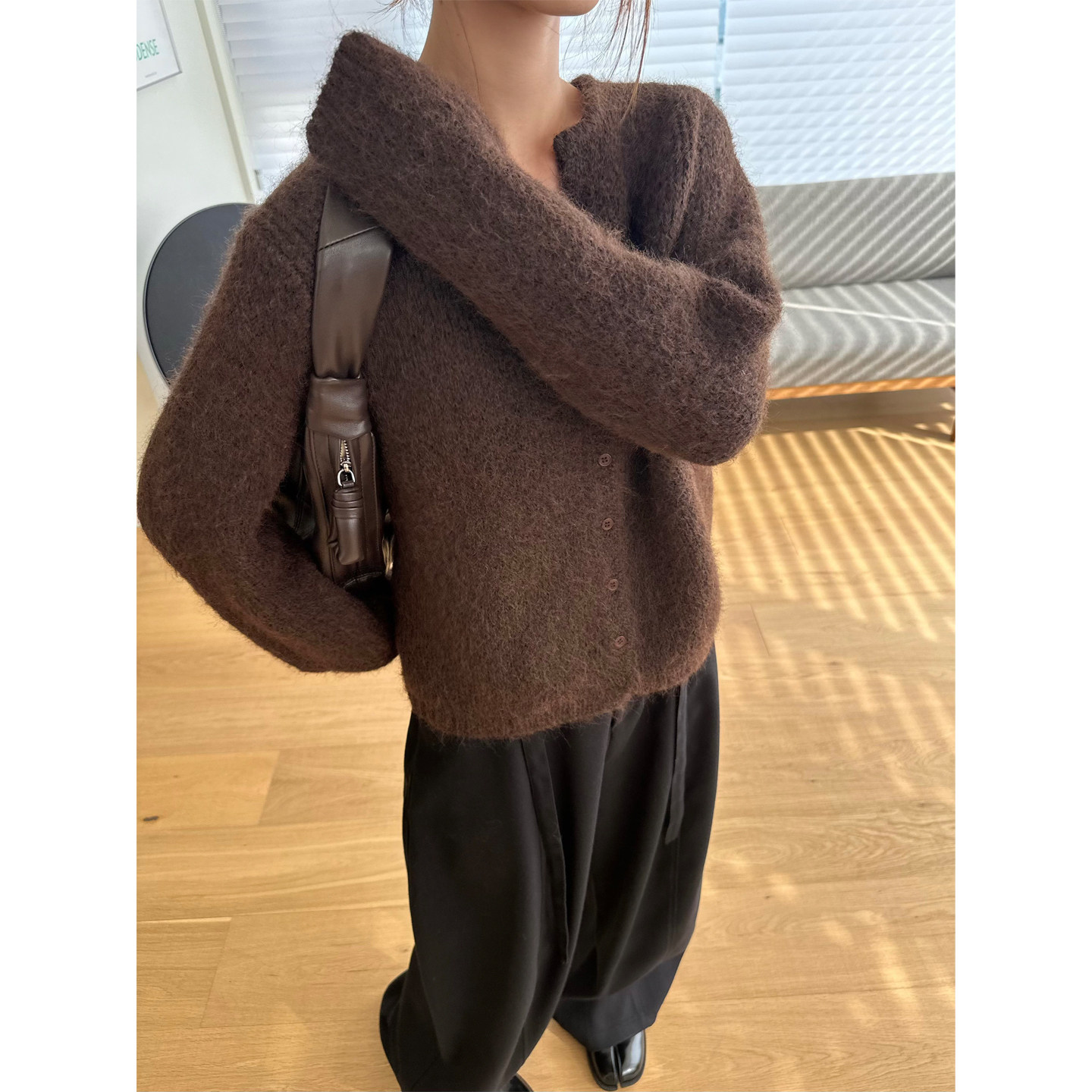 小阿秋毛毛小v领纽扣开衫女秋冬单排扣慵懒风设计感气质毛衣外套,女装/女士精品,毛衣,淘宝优惠券,粉丝福利购,淘宝优惠卷