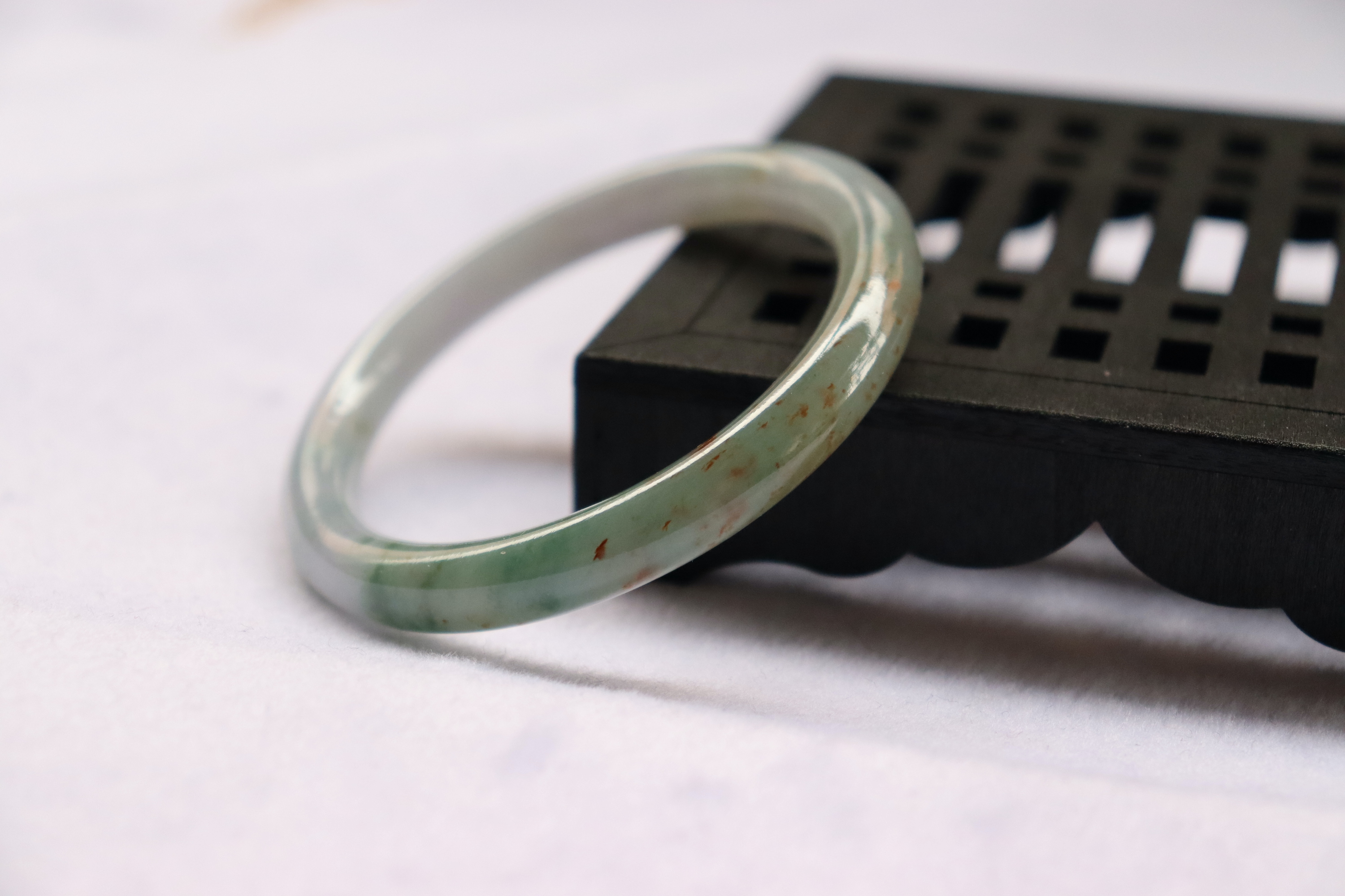 天然缅甸 a 货翡翠 细糯化种  洒金特色怪装半山水圆条手镯带证书