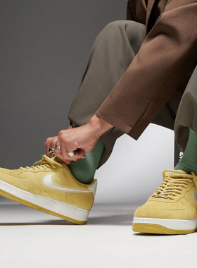 NIKE AIR FORCE 1黄色 绒面革 空军一号 健步鞋 HJ4465 700现