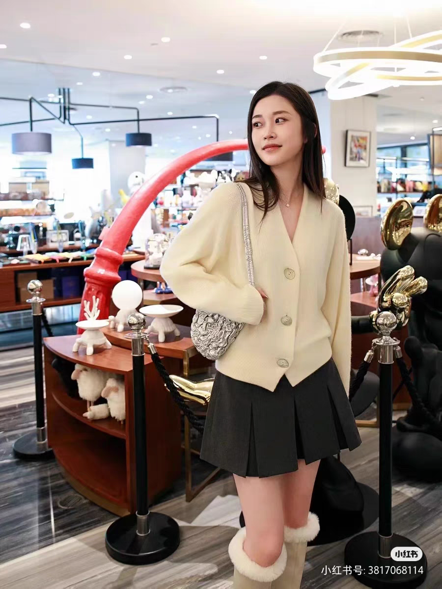 气质温婉～440g春鄂尔多斯市100羊绒拉绒细元宝针V领针织开衫