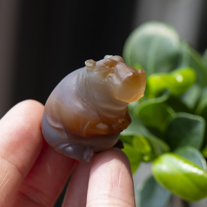 天然红玛瑙精雕线香座茶宠摆件