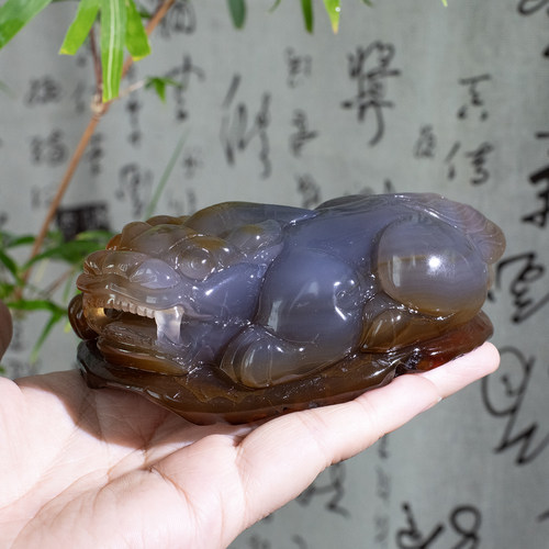 天然玛瑙手工雕刻貔貅摆件招财