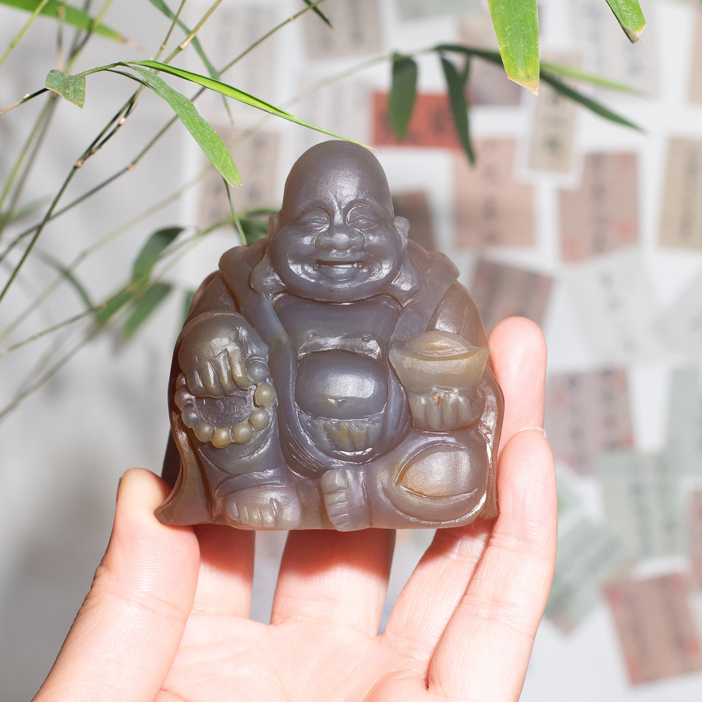 天然玛瑙中式雕刻佛公把玩件
