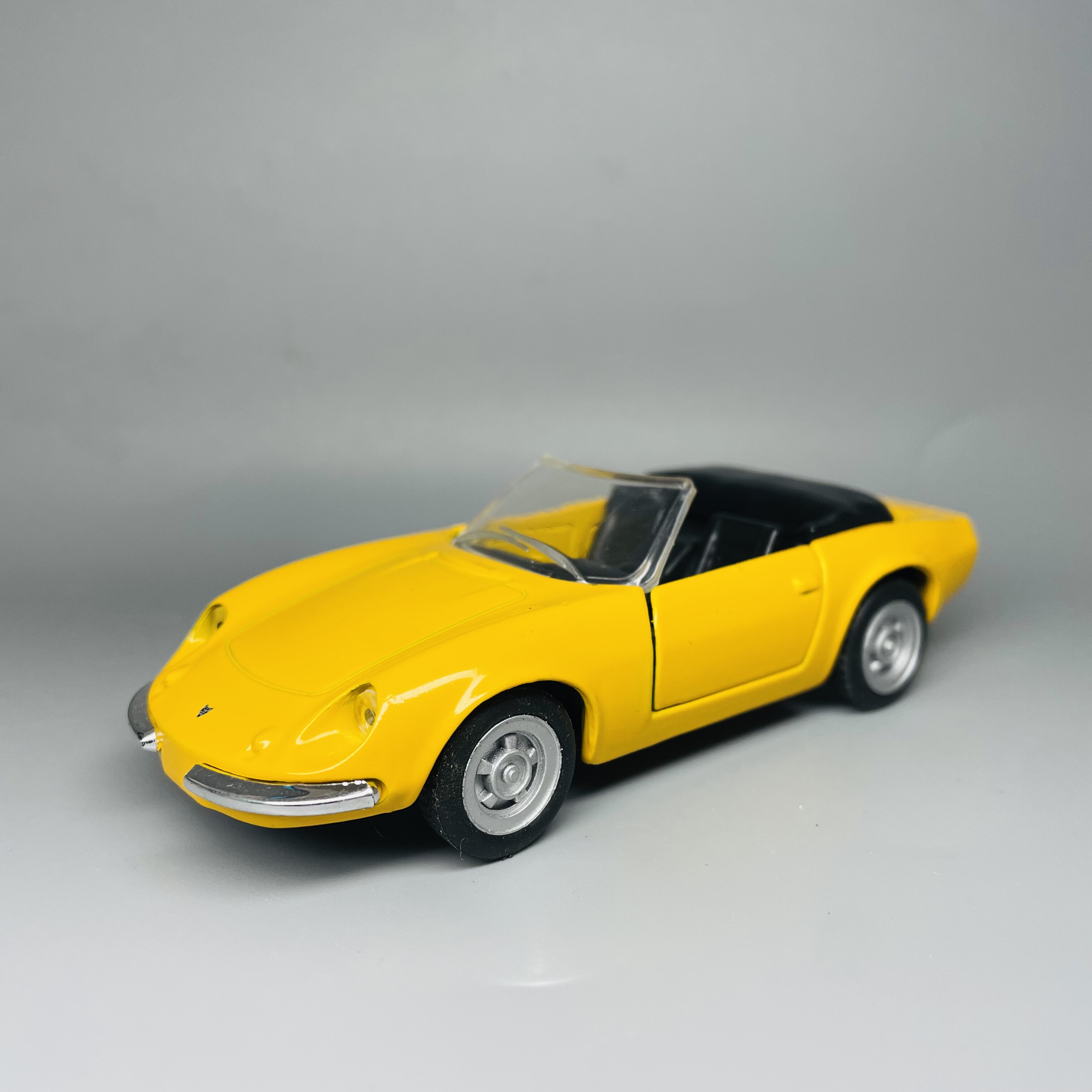 出口订单黄色复古两门敞篷跑车带回力