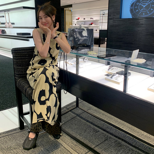 洋气新店 洋气私服/芬兰手绘 随性细螺纹t恤/宽肩背心式连衣裙