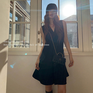 洋气新店REDMEMORY叠穿美学 秋冬赫本风收腰小黑裙 气场进阶