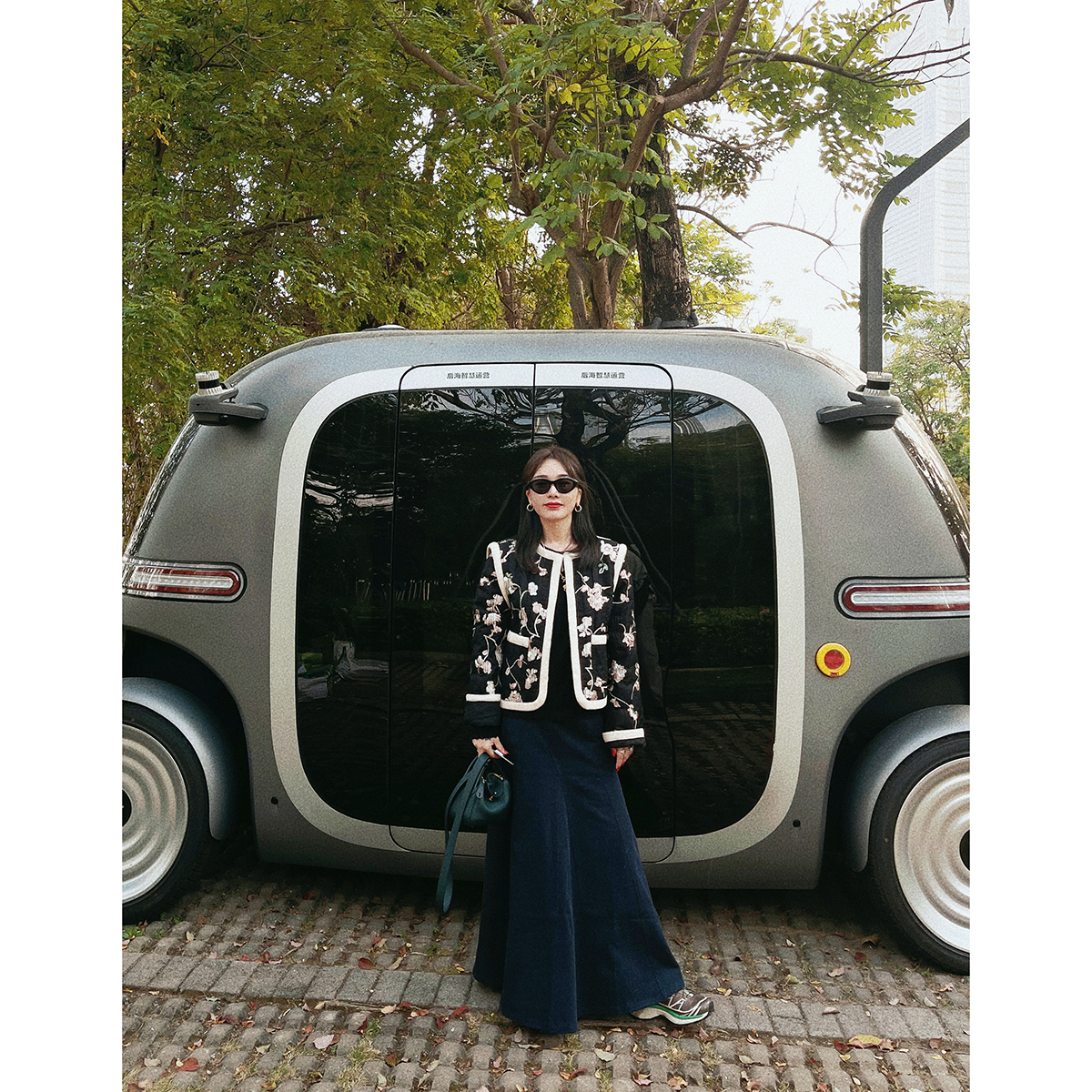 洋气新店 神秘东方系列 浸卉肌理刺绣新中式夹棉裹边丝缎棉服