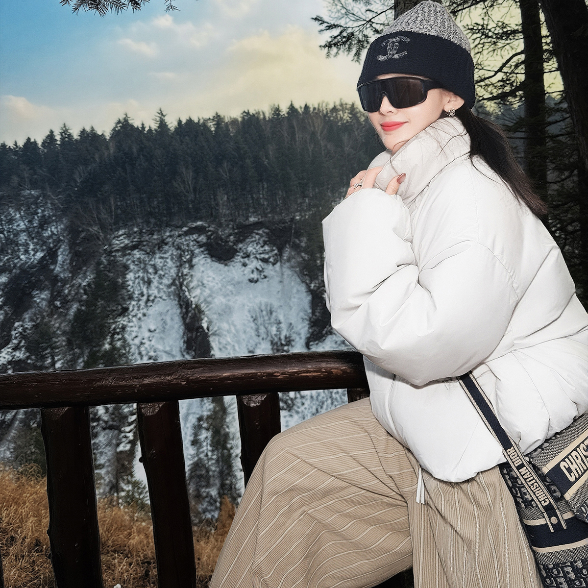 洋气新店REDMEMORY好温暖 乖到不行 泡芙小奶包立领花苞羽绒服