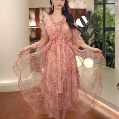 2595春夏法式半袖气质显瘦荷叶袖碎花大码长款度假沙滩仙女连衣裙