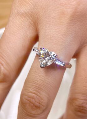 2克拉轻奢爱心高碳钻石戒指女