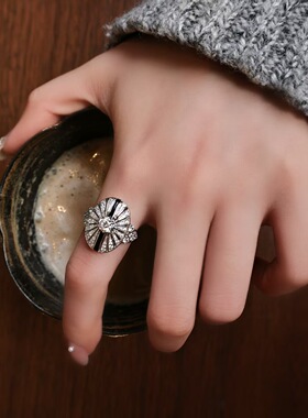 Artdeco复古老钱风黑珐琅戒指女