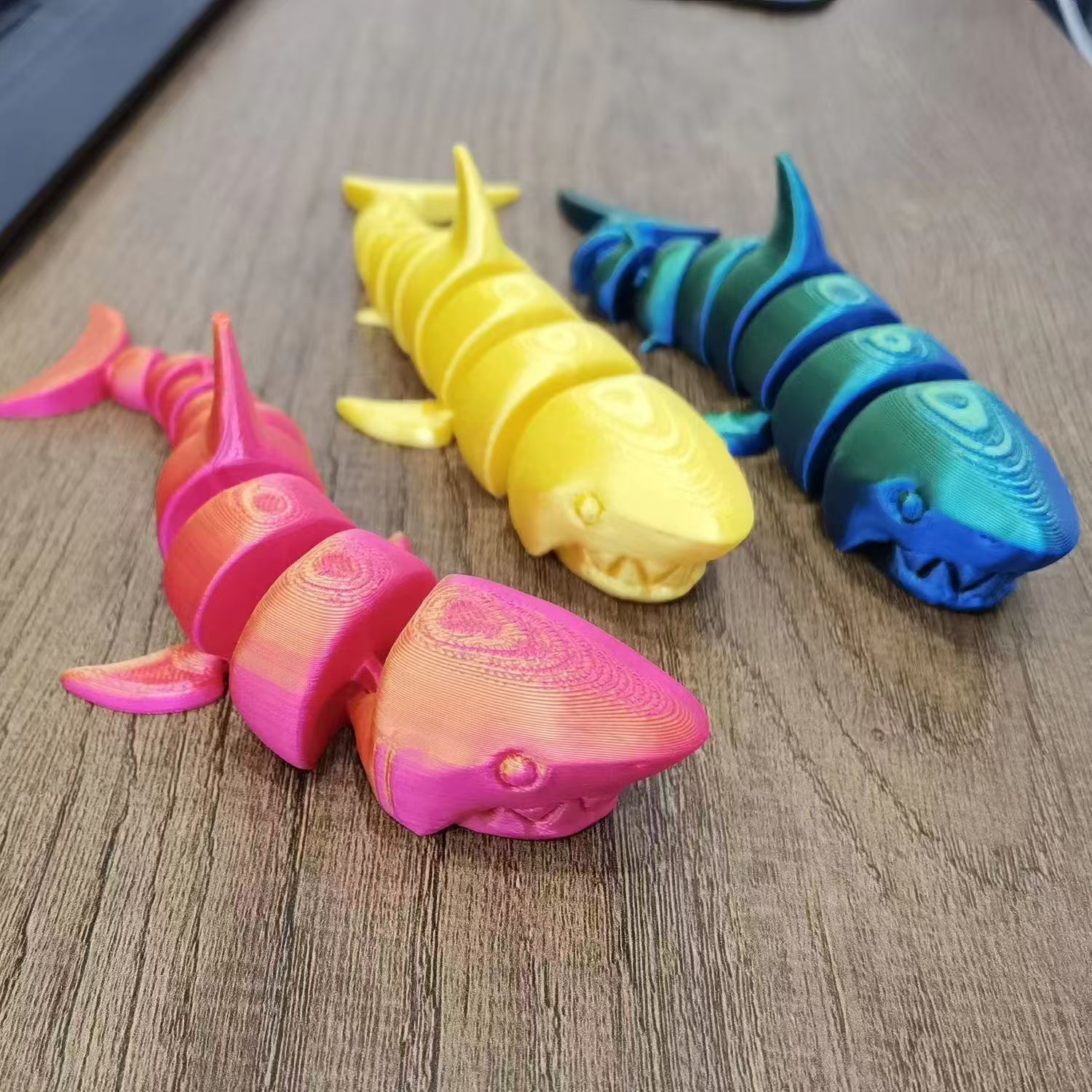 新款材质3d打印海洋玩具鲨鱼颜色亮丽炫彩摆件简约立体可活动