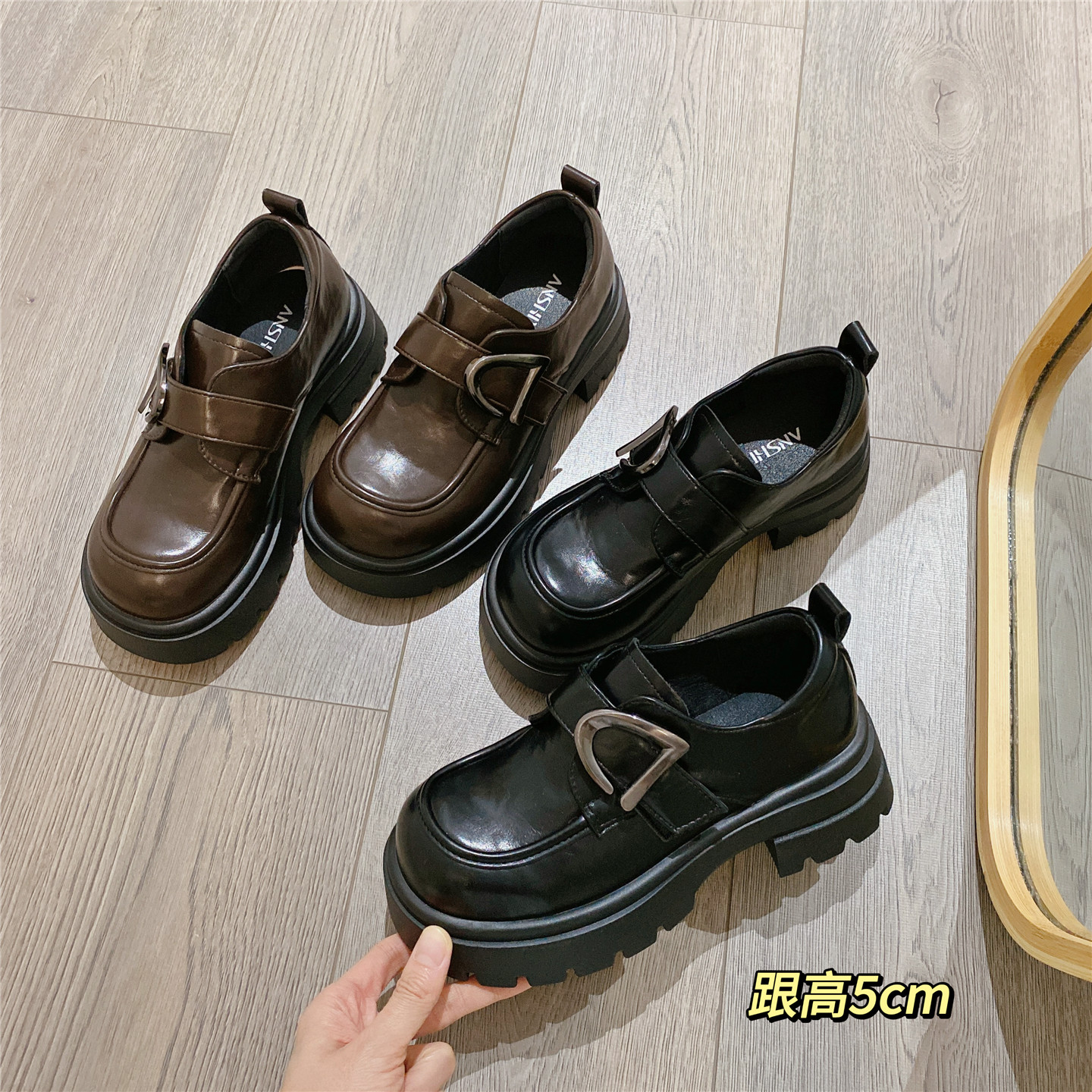 仙女风玛丽珍鞋魔术贴单鞋女2025冬季新款粗跟中跟乐福鞋豆豆鞋女