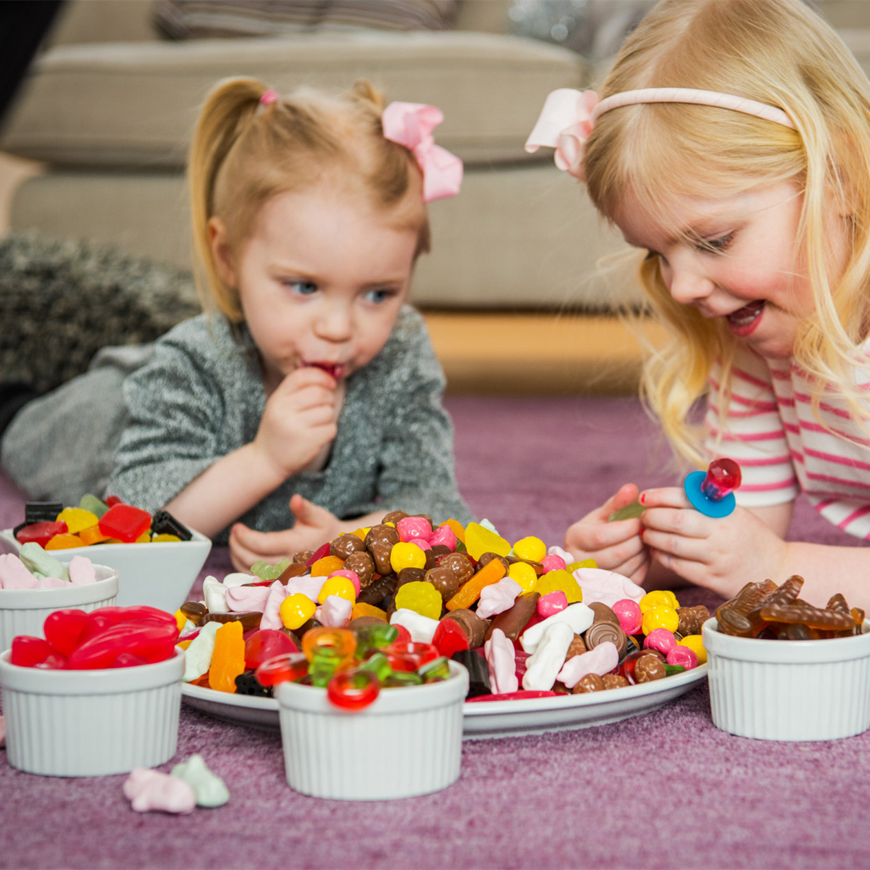 冬季上新现货瑞典进口散装糖果水果儿童趣味零食北欧休闲食品混合
