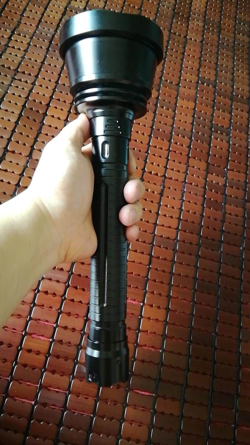 远射强光6000流明手电筒