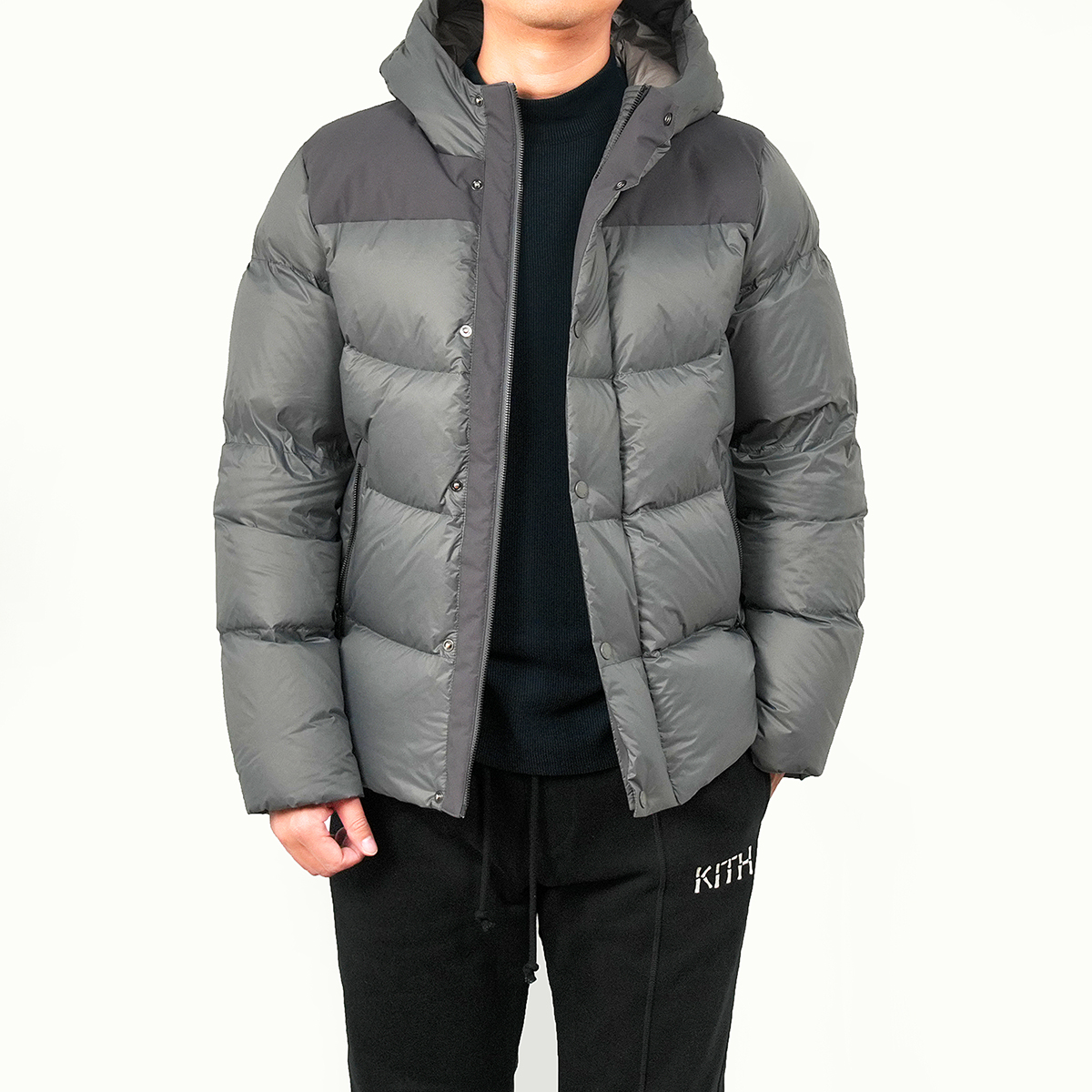 玛汀冬季即佳包裹感 拼接设计 短款95鹅绒高蓬面包连帽羽绒服男