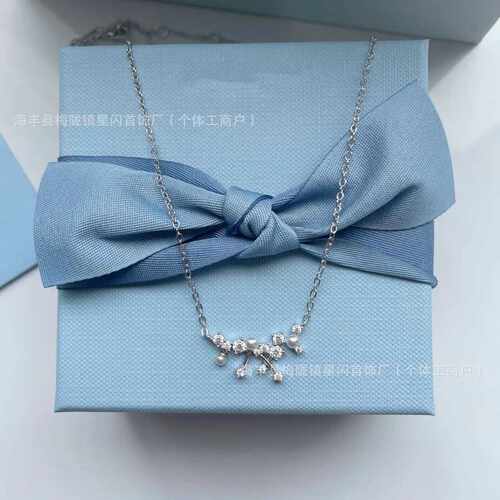 新品何方珠宝小星云锁骨链 简约百搭轻奢珍珠项链女