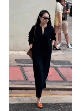 法式超好看气场强大女装赫本风黑色连衣裙秋冬2026新款连衣裙