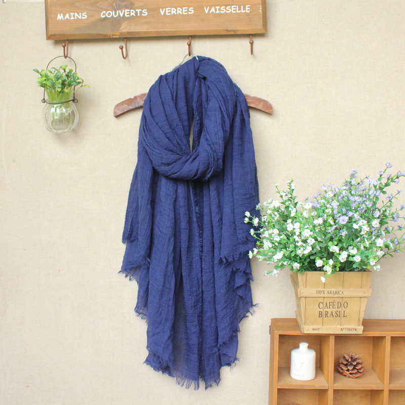 素色棉麻围巾春秋薄款百搭披肩 纯色文艺女冬季保暖褶皱围脖