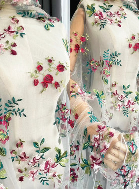 经典柔软亲肤软网纱彩色刺绣花朵蕾丝绣花设计师服装布料花边