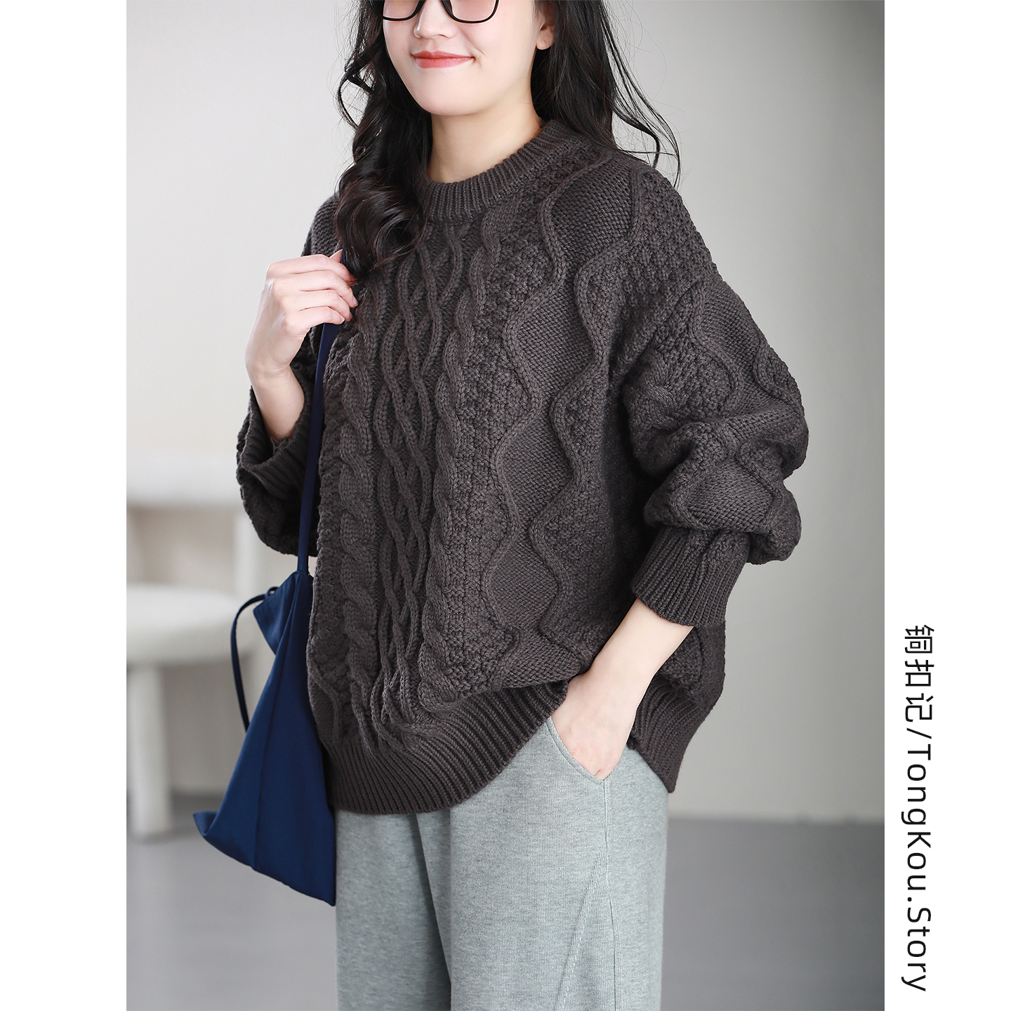 铜扣记绞花圆领宽松显瘦毛衣女