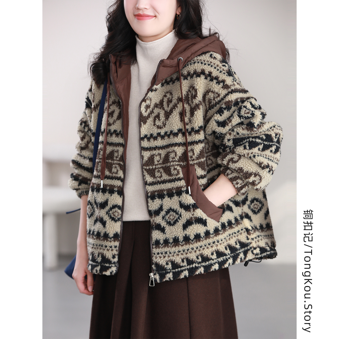 铜扣记提花颗粒绒外套女连帽休闲