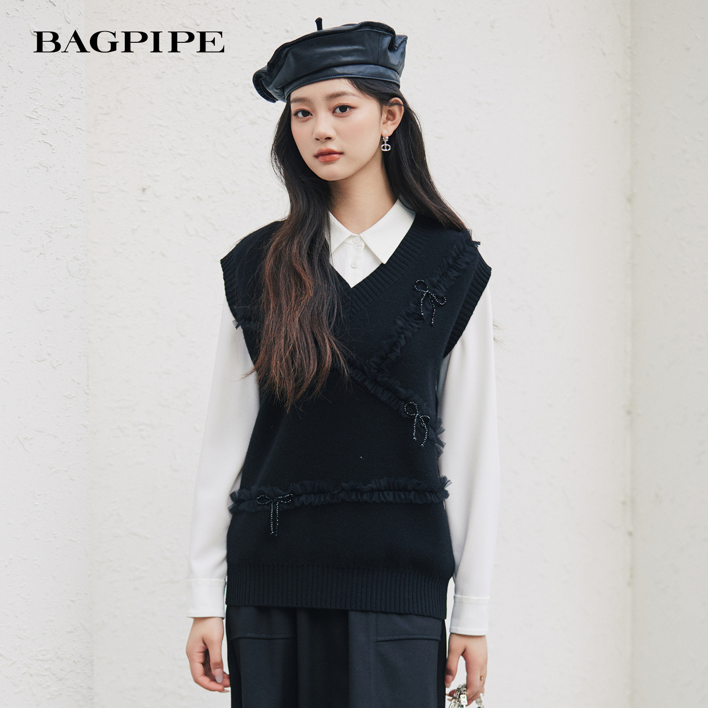 风笛2025冬季新款羊毛马甲针织衫设计感V领无袖叠穿背心上衣女